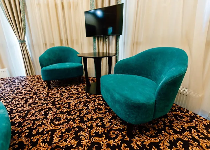Khan-Chinar Hotel