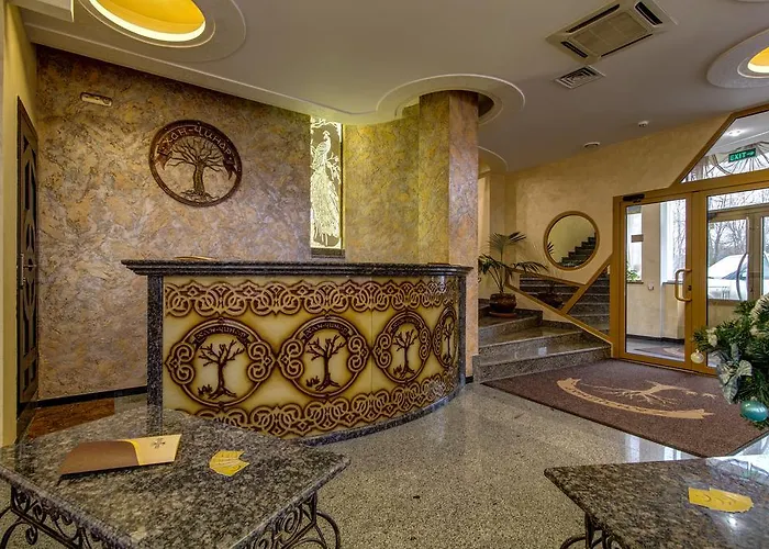 Khan-Chinar Hotel