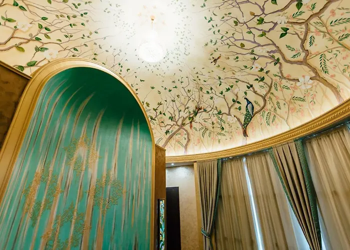 Khan-Chinar Hotel